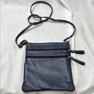 Vera Pelle Navy Blue Genuine Leather Crossbody Bag with Zippered Pockets